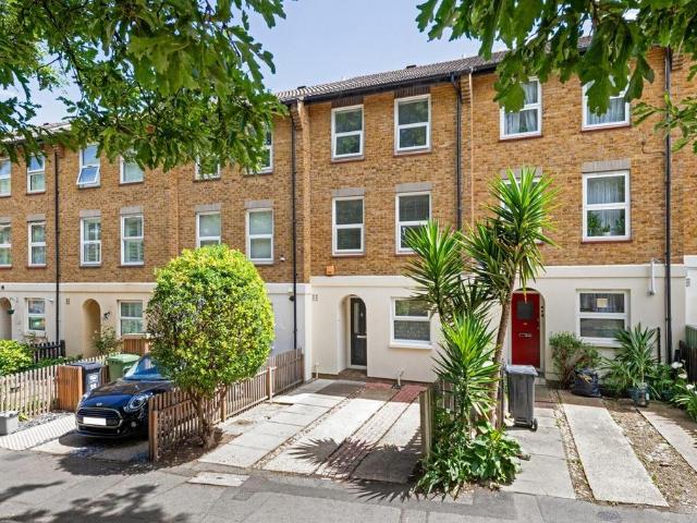 House for sale in London Borough of Lewisham, Forest Hill
