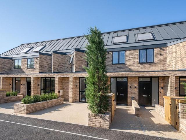 House for sale in London Borough of Merton, Merton Park