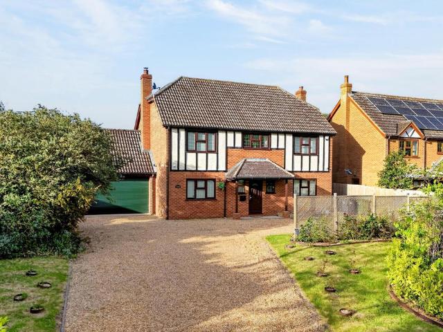 House for sale in Upton, Huntingdonshire
