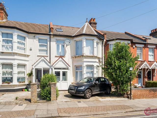 House for sale in Palmers Green, Greater London