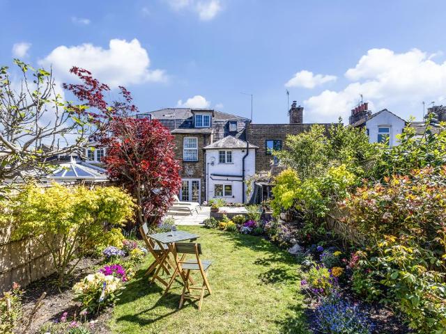 House for sale in Connaught Park, Bushey