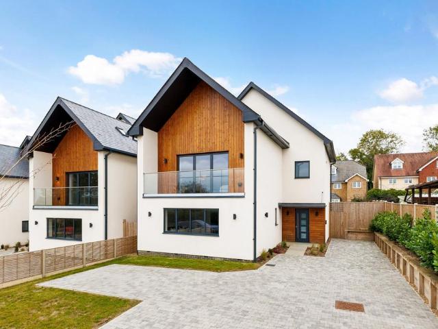 House for sale in Tattenham Corner, Red Hill