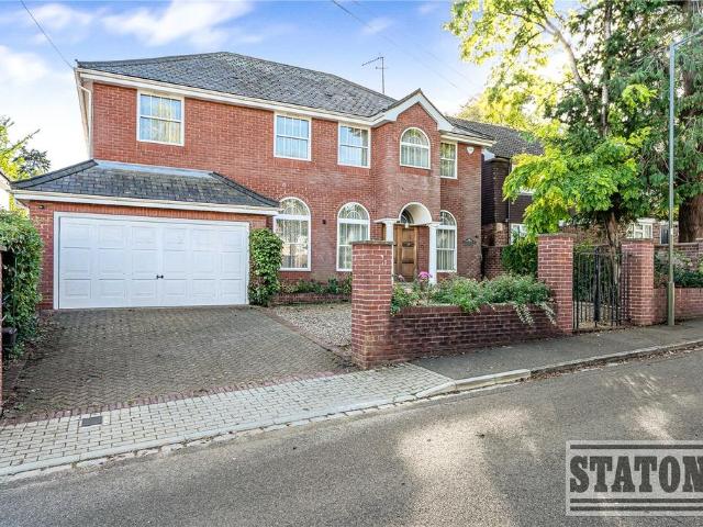 House for sale in London Borough of Barnet, Greater London
