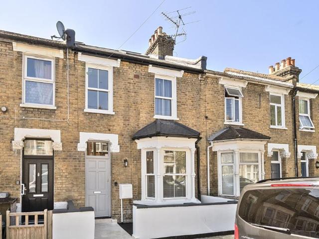 House for sale in Summerstown, Greater London