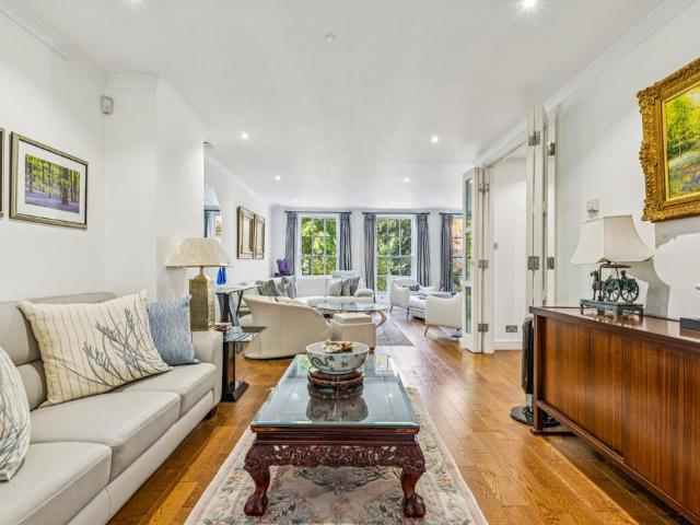 House for sale in Kensington, Greater London