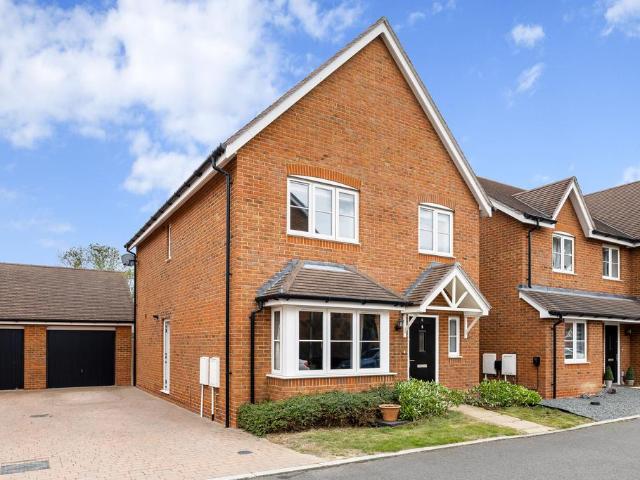 House for sale in Greenfields, Reigate and Banstead