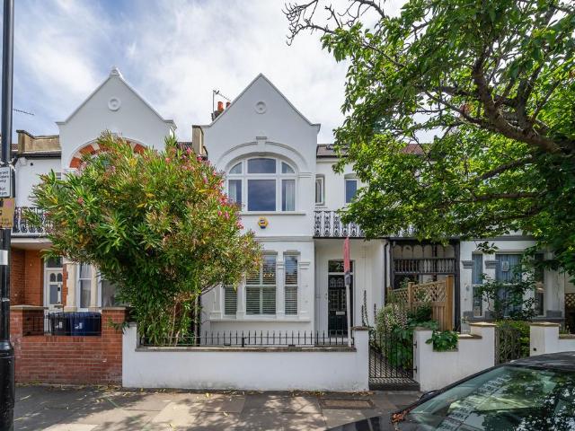 House for sale in London Borough of Ealing, Hanwell