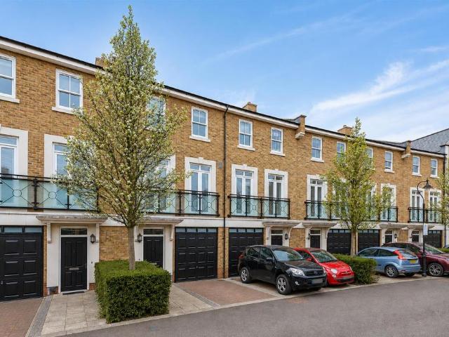 House for sale in Roehampton, Greater London