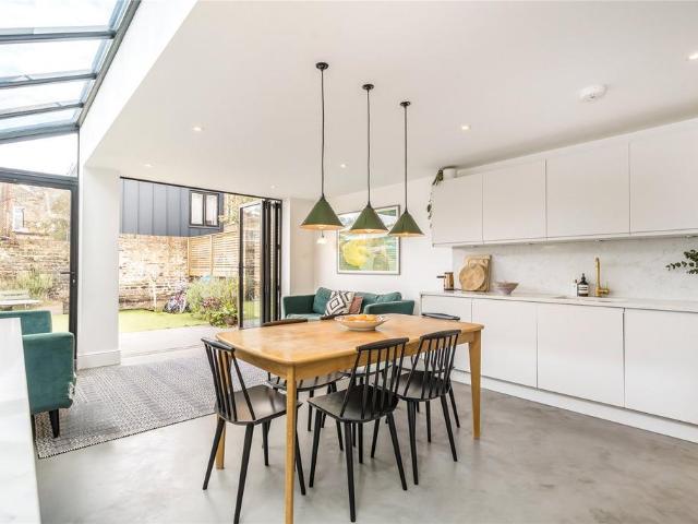 House for sale in Old Ford, Mile End