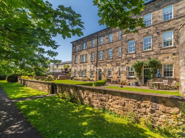 House for sale in Bulk, Bare