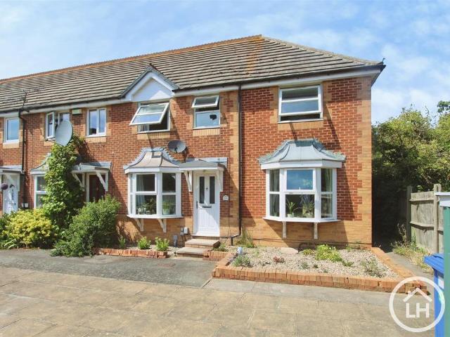 House for sale in Oad Street, Kent