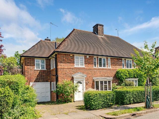 House for sale in Hampstead Garden Suburb, Greater London