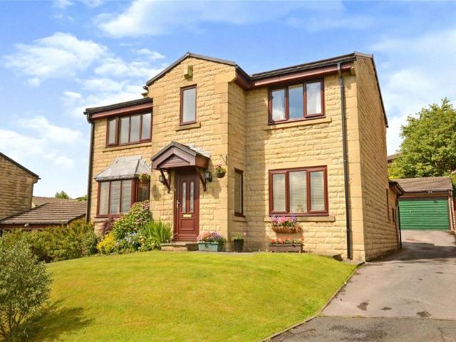 House for sale in Hockerley, Charlesworth