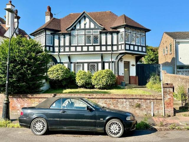 House for sale in Upperton, Eastbourne