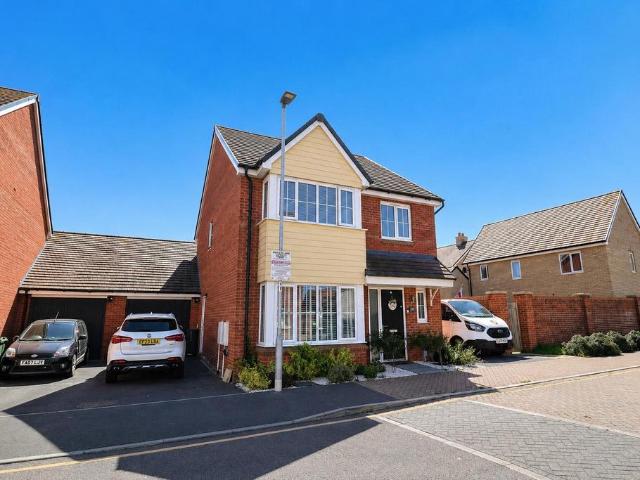 House for sale in Chipping Hill, Essex