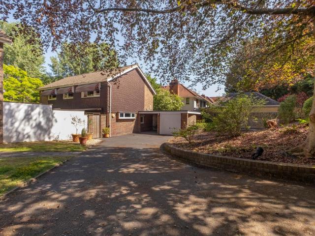 House for sale in Kingston Vale, Greater London