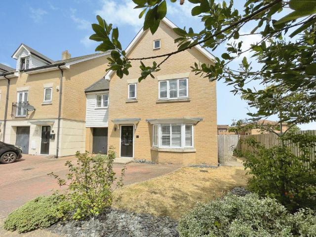 House for sale in Brightlingsea, Dale Hill