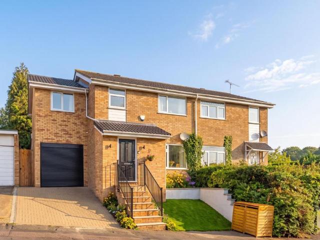 House for sale in Leighton-Linslade, Linslade