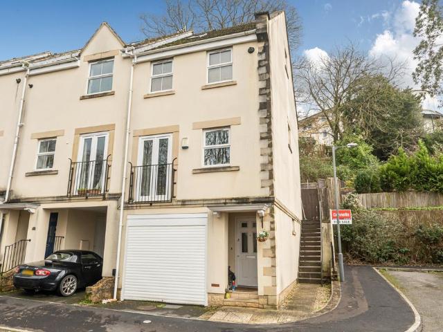 House for sale in Feckenham, City Of Bristol