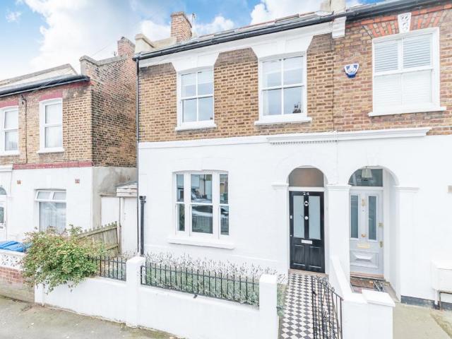 House for sale in East Dulwich, Greater London