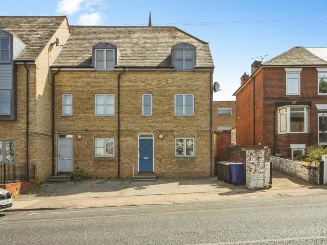 House for sale in Howard Estate, Chedburgh