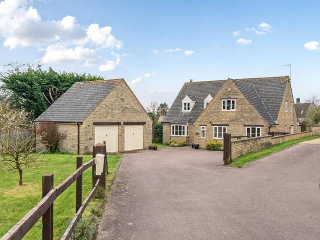 House for sale in Helmdon, Northamptonshire