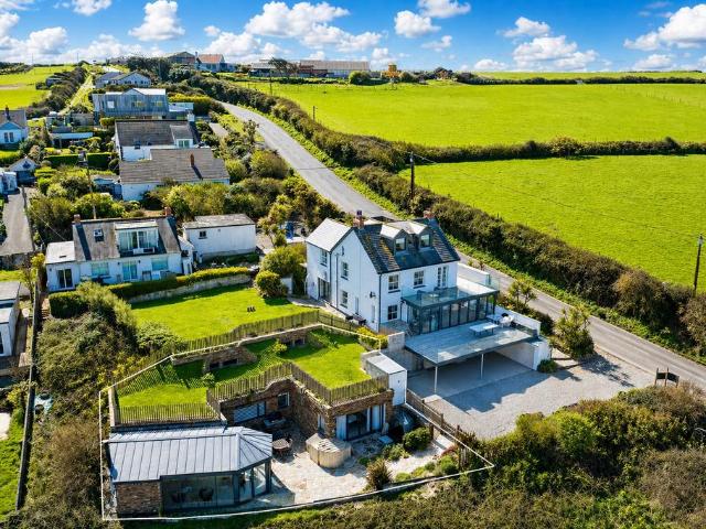 House for sale in Mawgan-in-Pydar, Mawgan Porth
