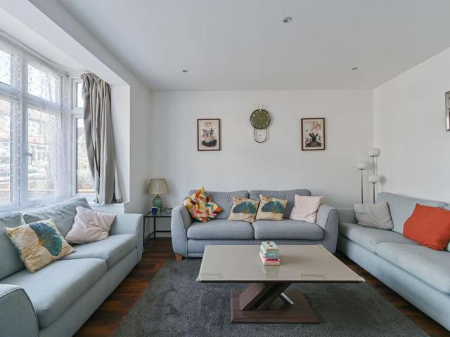 House for sale in Furzedown, Greater London