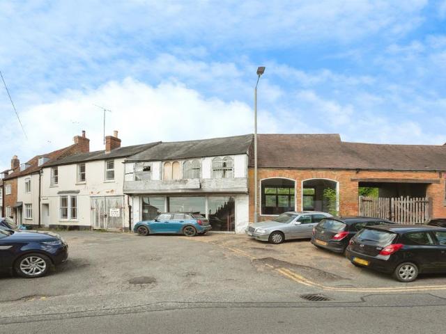House for sale in Buckingham, Buckinghamshire