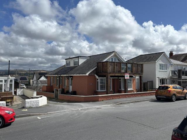 House for sale in Dol-y-bont, Wales