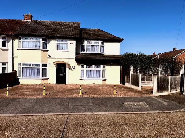House for sale in South Hornchurch, Greater London