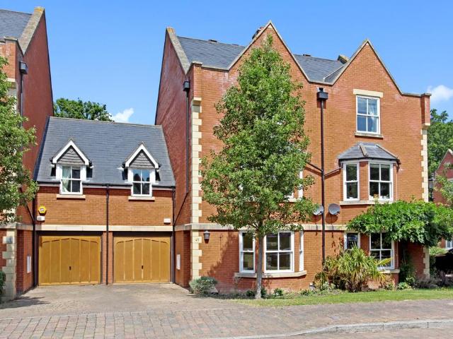 House for sale in Clewer Village, Windsor