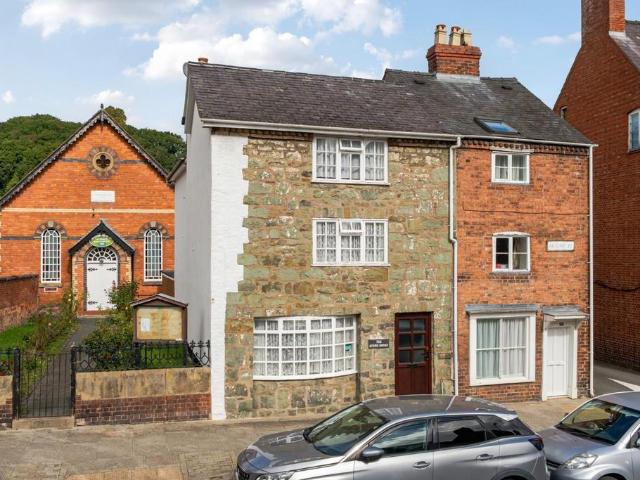 House for sale in Welshpool, Wales