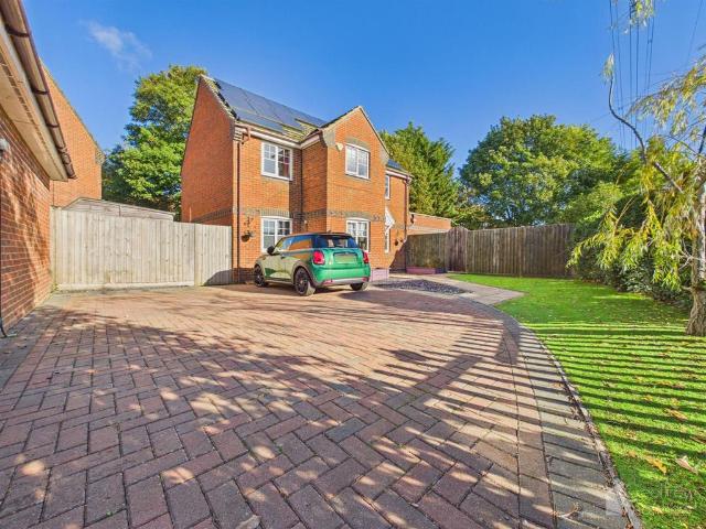 House for sale in St Nicholas, Stevenage