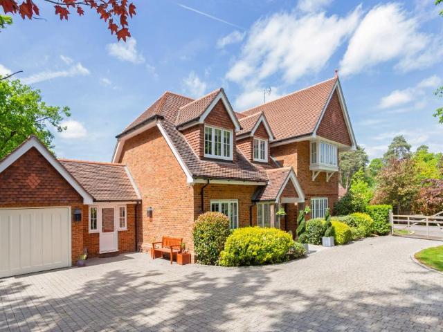 House for sale in Eversley, Hart