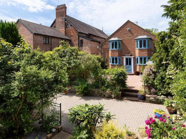 House for sale in Chorlton Lane, Cheshire