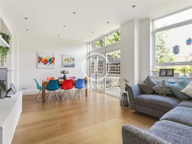 House for sale in Hendon, Greater London