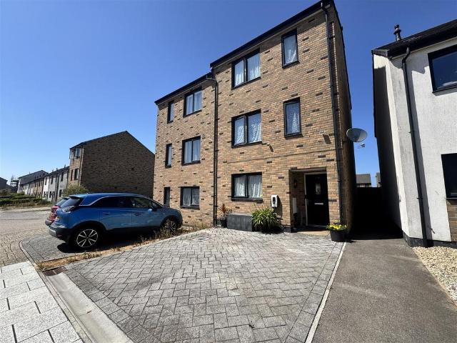 House for sale in Roseworthy, Cornwall