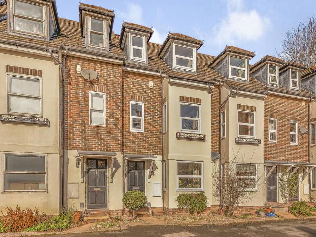 House for sale in Dulwich Village, Greater London