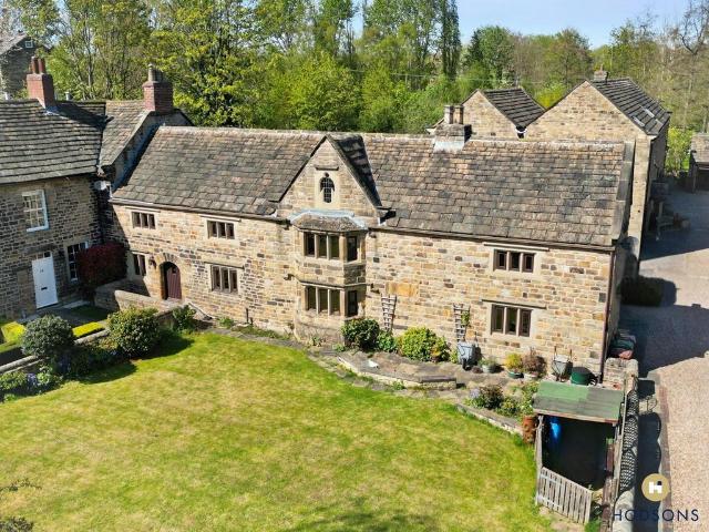 House for sale in Newmillerdam, West Yorkshire