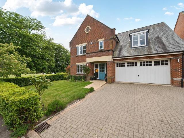House for sale in Frogmore, Five Acres