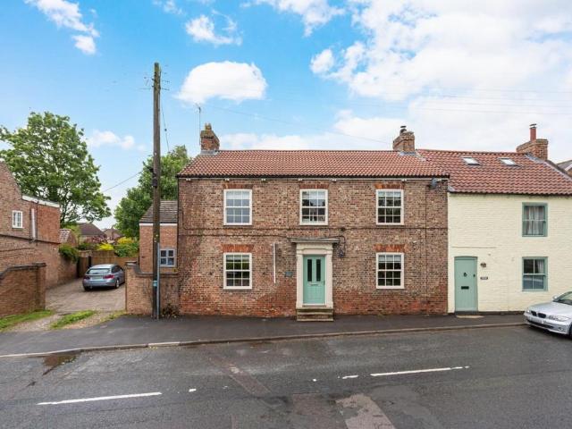 House for sale in Tollerton, North Yorkshire