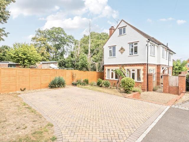House for sale in Caversham Park, Reading