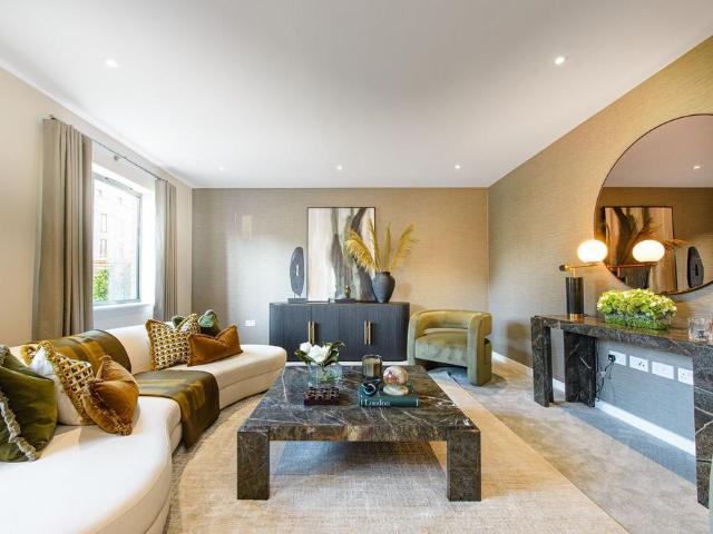 House for sale in Cockfosters, Greater London