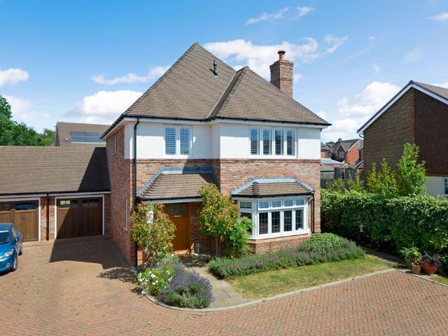 House for sale in Fole, Surrey