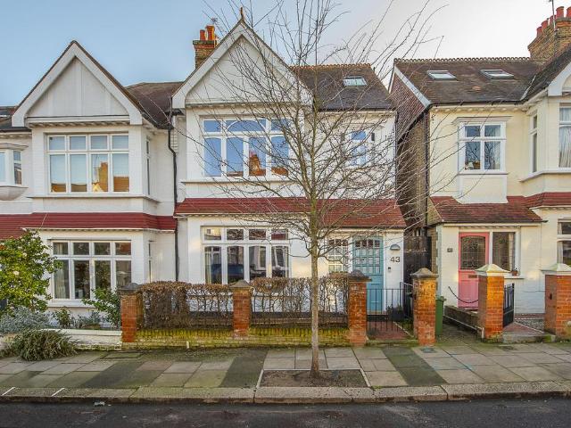 House for sale in East Sheen, Greater London