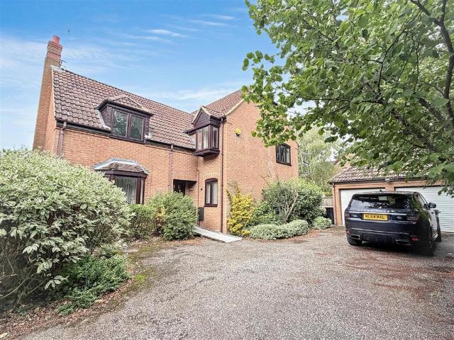House for sale in Fenny Stratford, Milton Keynes