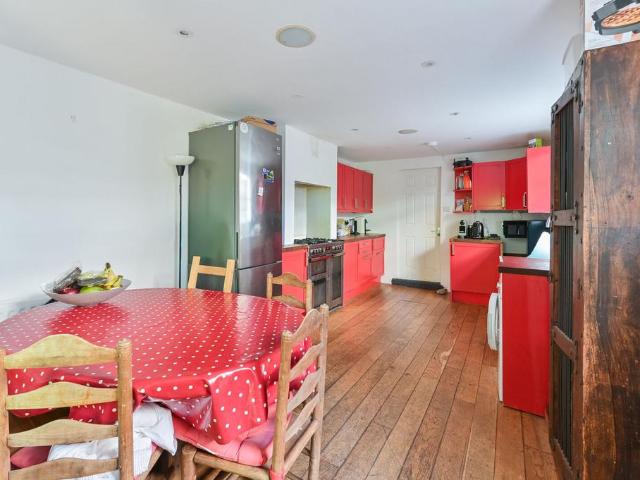 House for sale in Stockwell, Greater London