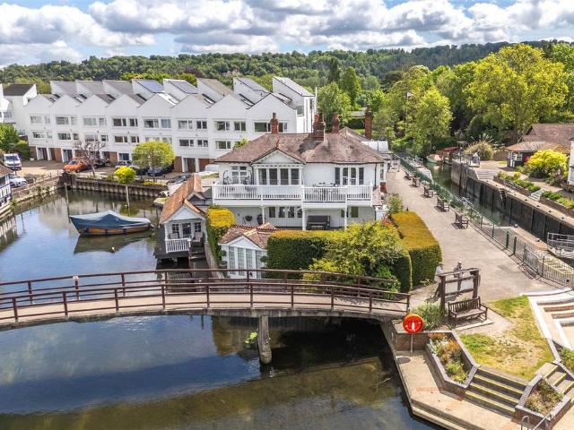 House for sale in Lunnon, Buckinghamshire