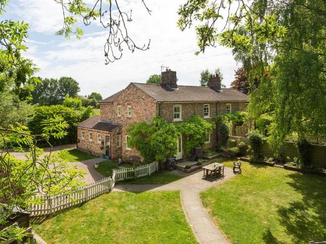 House for sale in Escrick, North Yorkshire